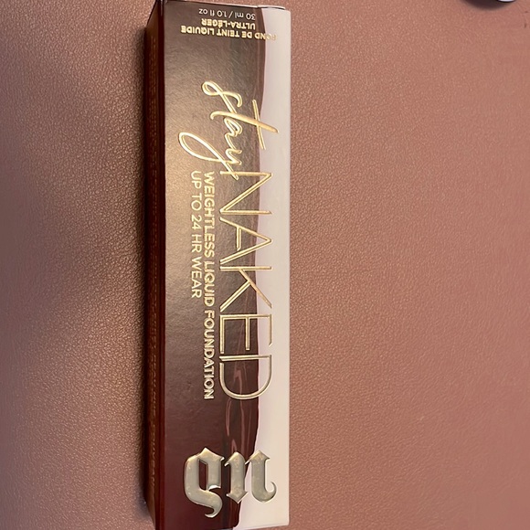 Urban Decay Stay Naked Weightless Liquid Foundation, color 92WR - Picture 1 of 6